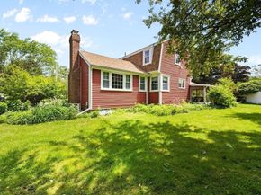 29 Saddle Dr, Bridgewater MA 02324