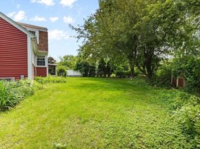 29 Saddle Dr, Bridgewater MA 02324