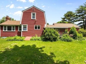 29 Saddle Dr, Bridgewater MA 02324