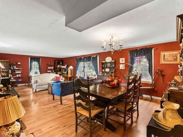 29 Saddle Dr, Bridgewater MA 02324