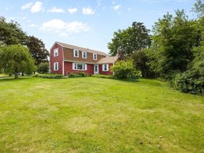29 Saddle Dr, Bridgewater MA 02324