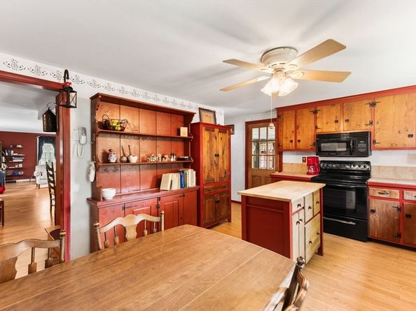 29 Saddle Dr, Bridgewater MA 02324