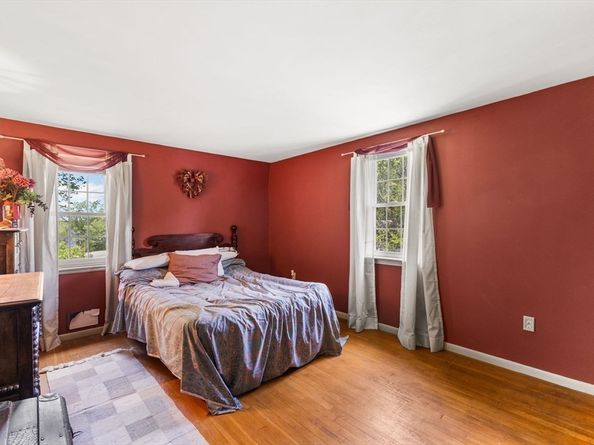 29 Saddle Dr, Bridgewater MA 02324
