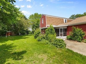 29 Saddle Dr, Bridgewater MA 02324