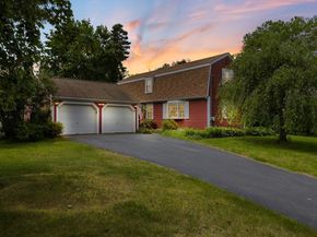 29 Saddle Dr, Bridgewater MA 02324