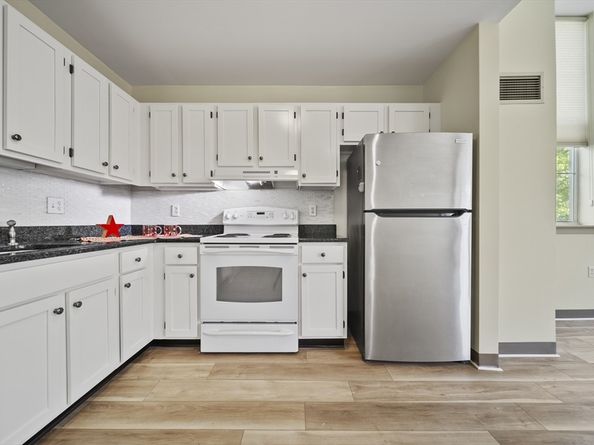 24 Cobblestone Ln 405, Gloucester MA 01930