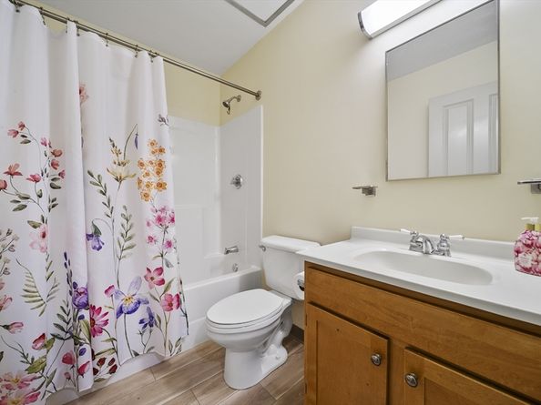 24 Cobblestone Ln 405, Gloucester MA 01930