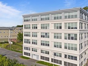 24 Cobblestone Ln 405, Gloucester MA 01930