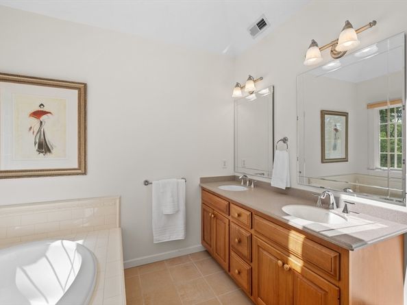 38 Keyes House Rd, Shrewsbury MA 01545