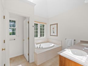 38 Keyes House Rd, Shrewsbury MA 01545