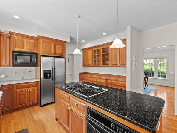 38 Keyes House Rd, Shrewsbury MA 01545