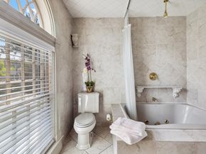 31 Lenox St, Worcester MA 01602