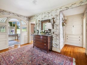 31 Lenox St, Worcester MA 01602