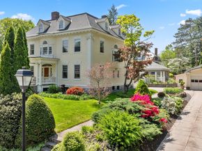 31 Lenox St, Worcester MA 01602