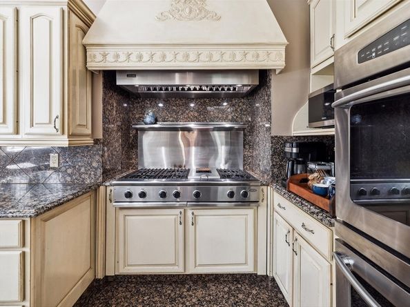 31 Lenox St, Worcester MA 01602