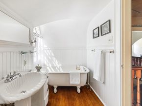 31 Lenox St, Worcester MA 01602