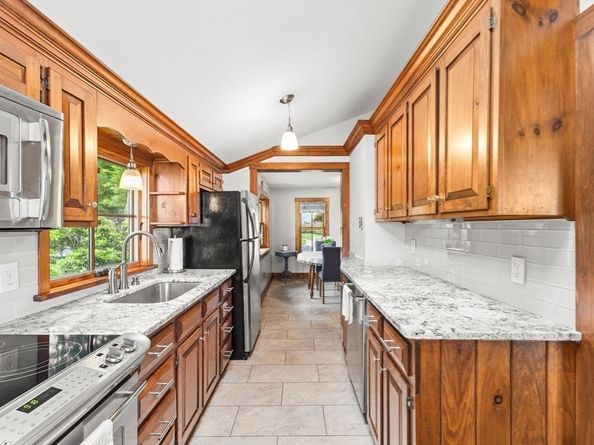 13 Pine Bluff, Lakeville MA 02347