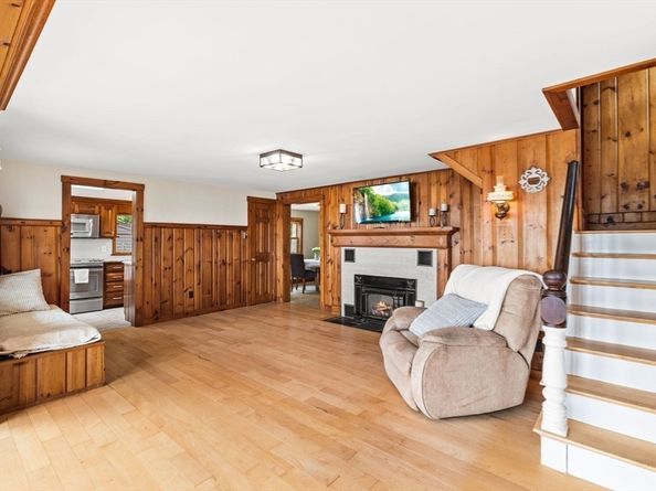 13 Pine Bluff, Lakeville MA 02347