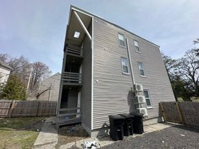 27 North St, Worcester MA 01605
