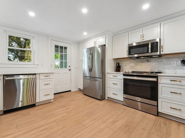 17 Atwood Ave, Millbury MA 01527