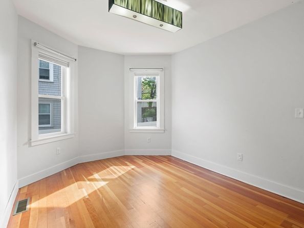 117 Sycamore St 1, Boston MA 02131