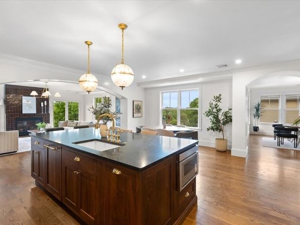 197 Winchester St 197, Brookline MA 02446