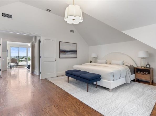 197 Winchester St 197, Brookline MA 02446