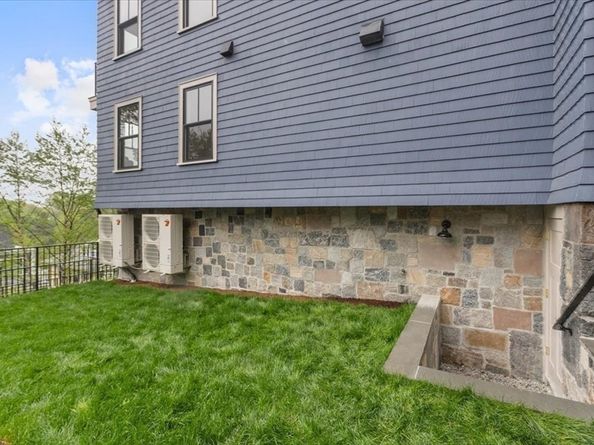 197 Winchester St 197, Brookline MA 02446