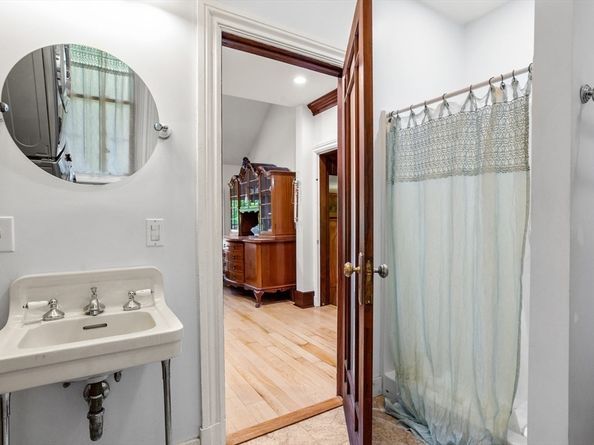 83 Central St, Millville MA 01529