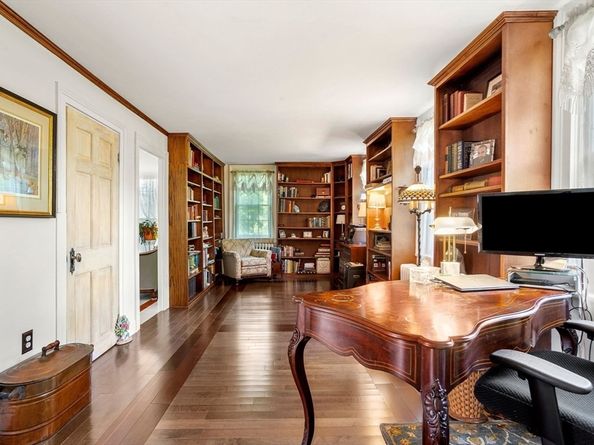 83 Central St, Millville MA 01529