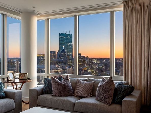 1 Avery 27B, Boston MA 02111