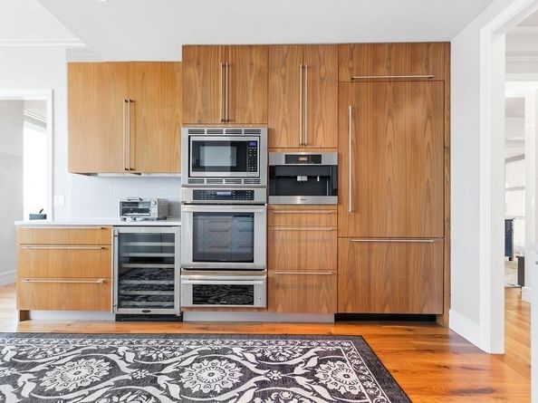 1 Avery 27B, Boston MA 02111
