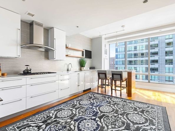 1 Avery 27B, Boston MA 02111