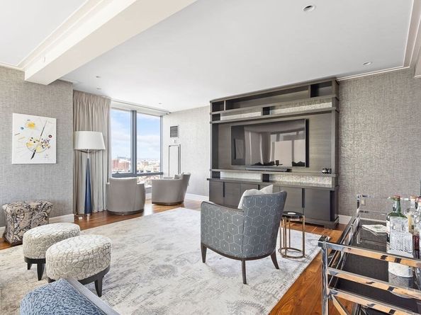 1 Avery 27B, Boston MA 02111