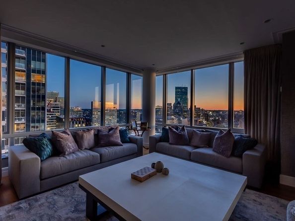 1 Avery 27B, Boston MA 02111