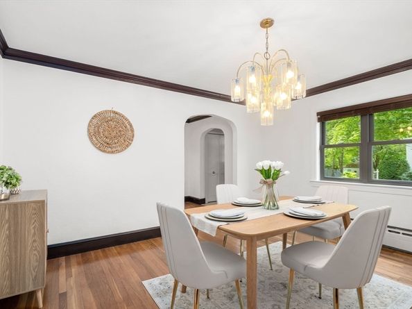 832 Chestnut St, Newton MA 02468