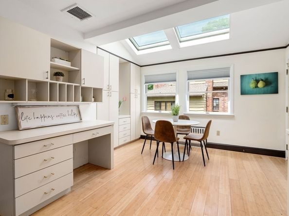 832 Chestnut St, Newton MA 02468