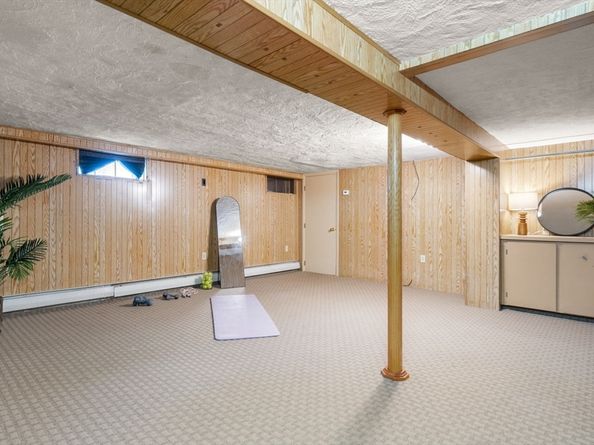 832 Chestnut St, Newton MA 02468