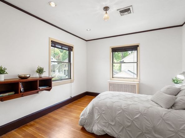 832 Chestnut St, Newton MA 02468