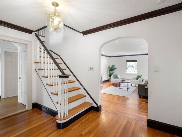 832 Chestnut St, Newton MA 02468