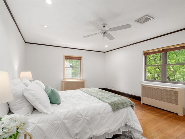 832 Chestnut St, Newton MA 02468