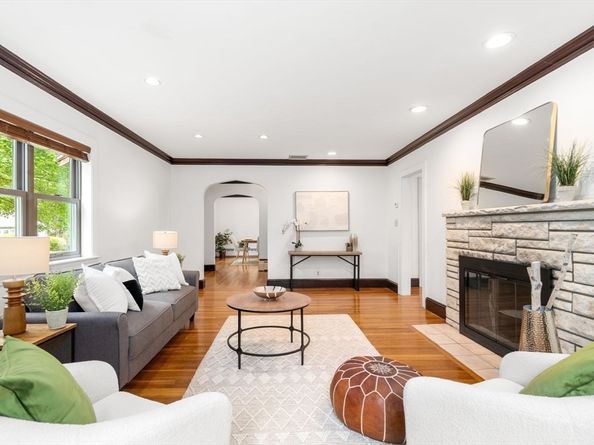 832 Chestnut St, Newton MA 02468