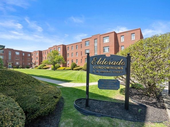 10 Ashland St 2L, Worcester MA 01609