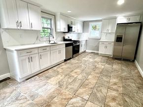 14 Elm Ave, Holbrook MA 02343
