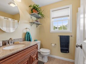 13 Ballard Ct, Leominster MA 01453
