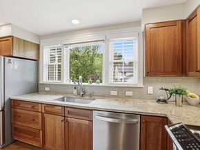 6 Safford St 2, Ipswich MA 01938