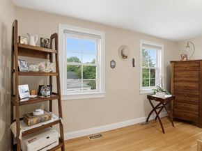6 Safford St 2, Ipswich MA 01938