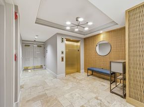 630 Hammond St 209, Brookline MA 02467