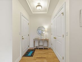 630 Hammond St 209, Brookline MA 02467