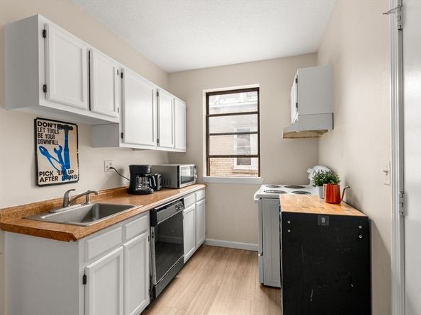 317 Summit Avenue 9, Boston MA 02135